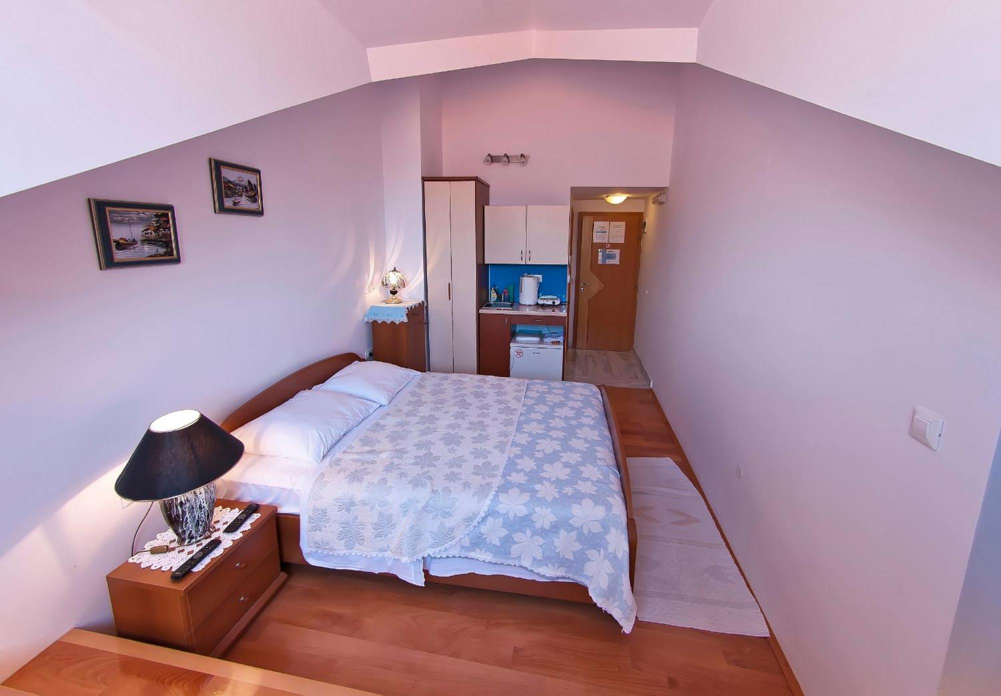 Ana 2 Apartment *